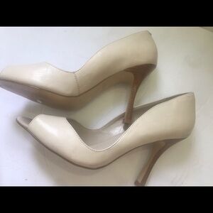 Vía UNO size 7 heels🌟